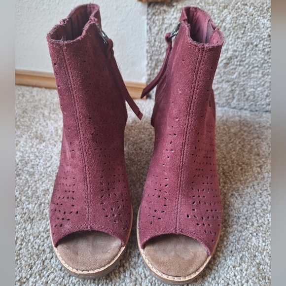 Toms Majorca Burgundy Peep Toe Suede Zip Up Heeled Booties Womens size 6.5 - Picture 6 of 8